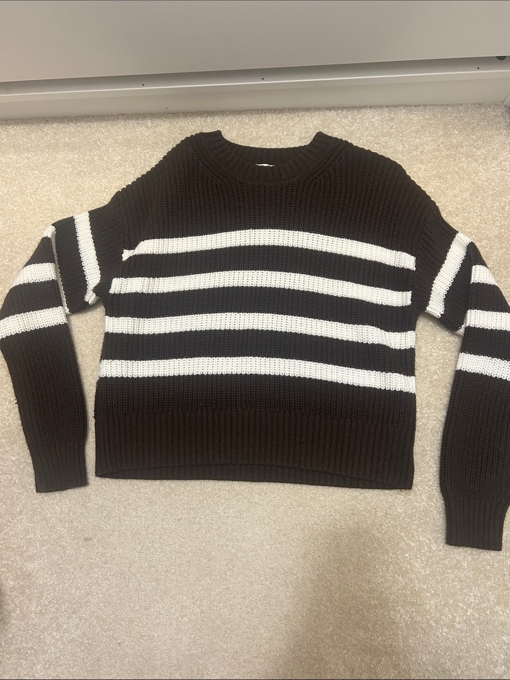 Women’s S Brown and white knit sweater
